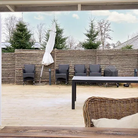 8 Person In Gilleleje-by Traum 吉利勒杰