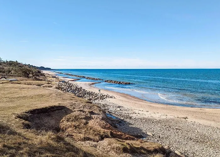 8 Person In Gilleleje-by Traum *